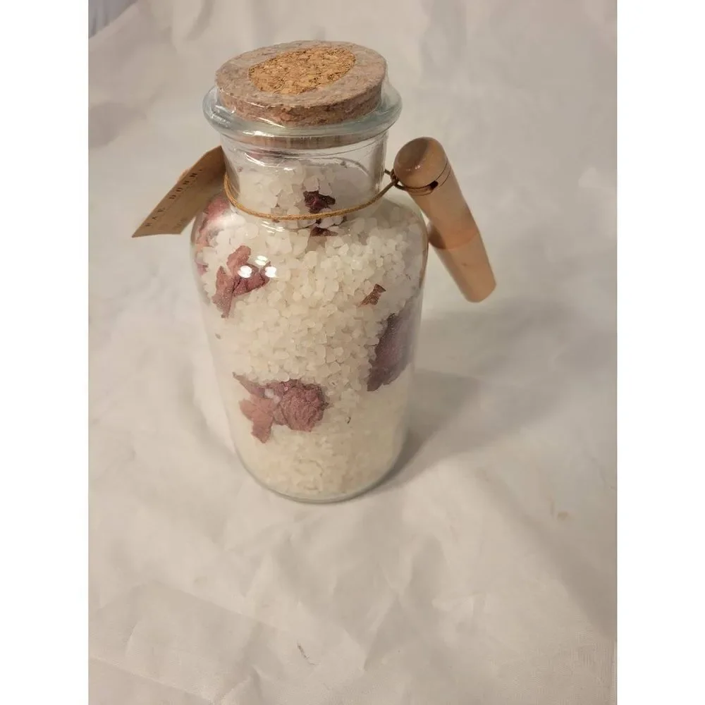 Rae Dunn Wild Rose Scented Bath Salts w Rose Petals‎ 